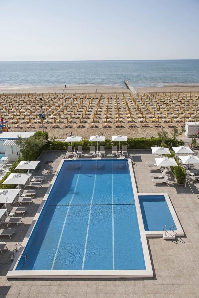 Hotel Imperial Palace Lido di Jesolo Exterior photo