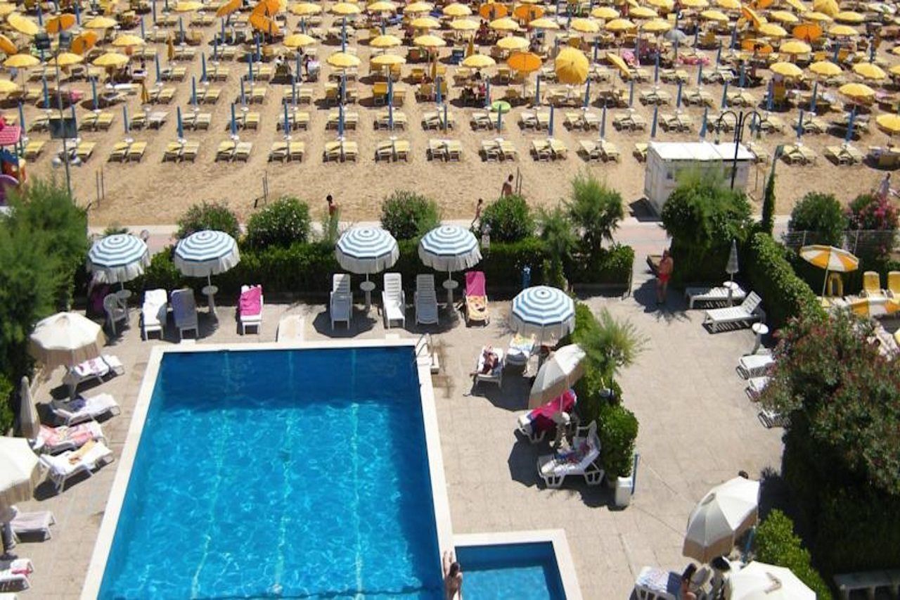 Hotel Imperial Palace Lido di Jesolo Exterior photo